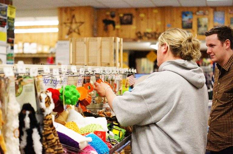 Pet Food and Supplies Portland Burns Feed Store Gresham Damascus
